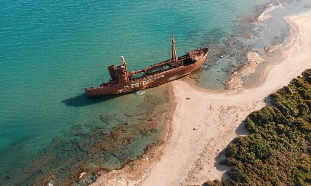 Μαγευτικές εικόνες από το ναυάγιο Δημητρίου στο Γύθειο